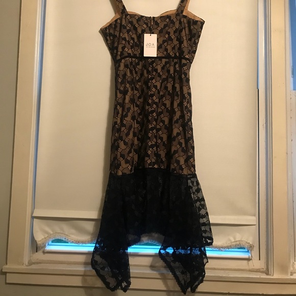 Just One Answer Sexy Structured Dress. - Picture 5 of 8